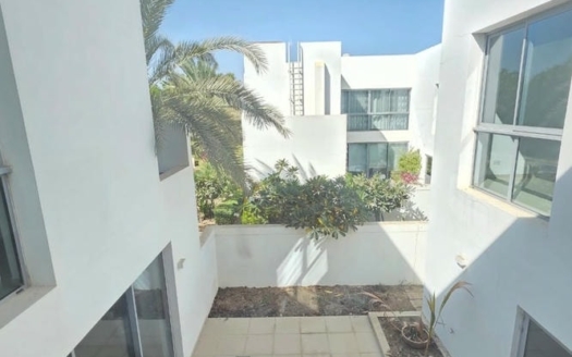 Elegant 3-Bedroom, Townhouse, Al Mouj